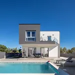 Valentina Holiday home Galizana